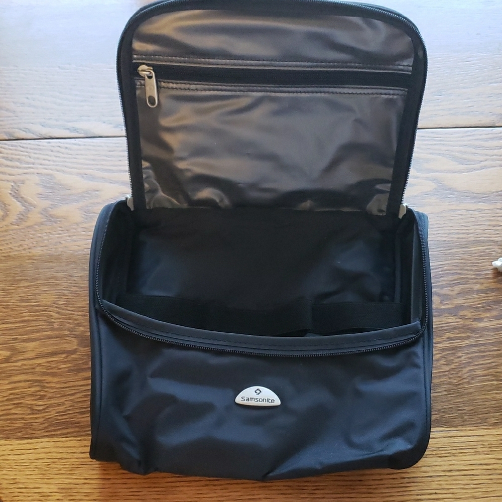 Samsonite Black Men's Travel/Toiletry Bag- OS (9"x9"x2")